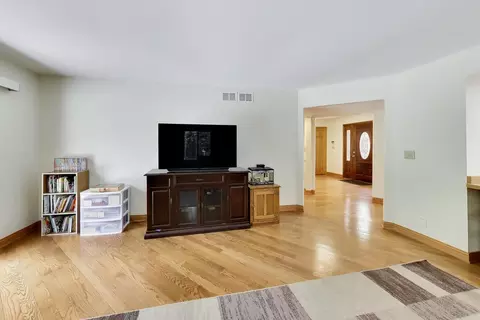 Living - 1104 Nottingham Ln, Elgin, IL 60120 photo 2 of 3