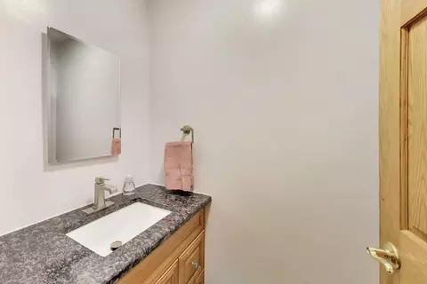 Bath - 1104 Nottingham Ln, Elgin, IL 60120 photo 1 of 4