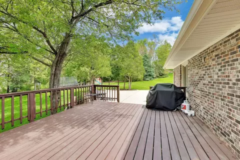 Exterior - 1104 Nottingham Ln, Elgin, IL 60120 photo 7 of 20
