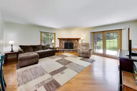 Other - 1104 Nottingham Ln, Elgin, IL 60120 photo 1 of 11