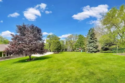 Exterior - 1104 Nottingham Ln, Elgin, IL 60120 photo 17 of 20
