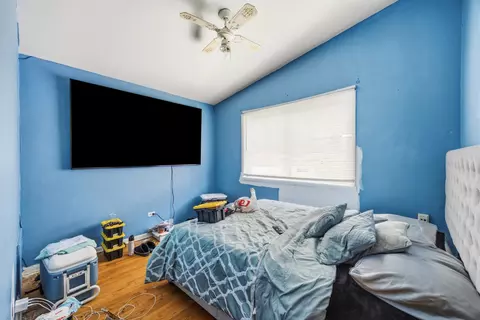 Bedroom - 18425 Torrence Ave, Lansing, IL 60438 photo 2 of 4