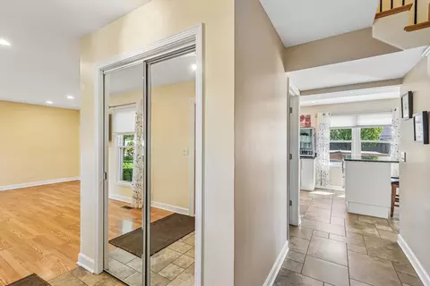 Entry Way - 965 S Chippendale Dr, Bartlett, IL 60103 photo 1 of 1