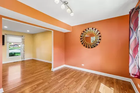 Living - 965 S Chippendale Dr, Bartlett, IL 60103 photo 5 of 5