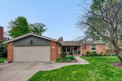 15 N Gibbons Ave, Arlington Heights, IL 60004
