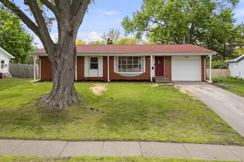 728 Westerfield Rd, Davenport, IA 52806