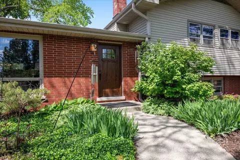 34 W246 Giese Rd, Batavia, IL 60510