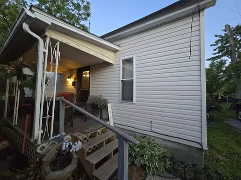 505 S Hancock St, Mcleansboro, IL 62859