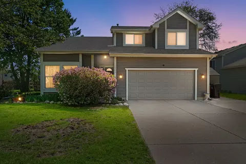 1003 Wesley Dr, Crystal Lake, IL 60014