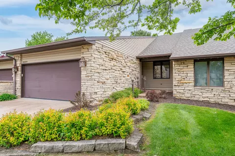 3321 E Ridge Pl #0, Bettendorf, IA 52722