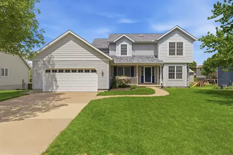 1208 W Donahue St, Eldridge, IA 52748