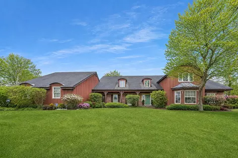 1135 Buttonwood Ln, Northbrook, IL 60062