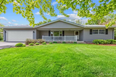 5284 Lawrence Dr, Kirkland, IL 60146