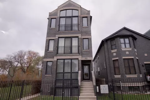 3938 S Wells St #2, Chicago, IL 60609
