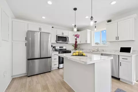 Kitchen - 602 Apple Valley Rd, Harvard, IL 60033 photo 1 of 3