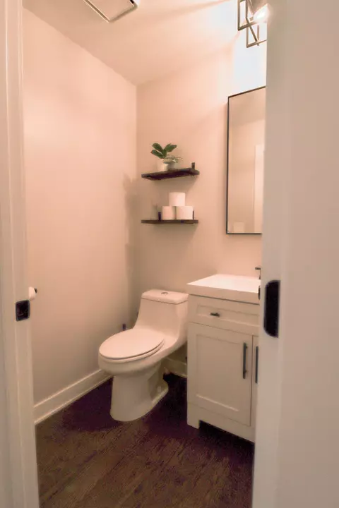 Bath - 554 Briarwood Dr, Wheeling, IL 60090 photo 2 of 11