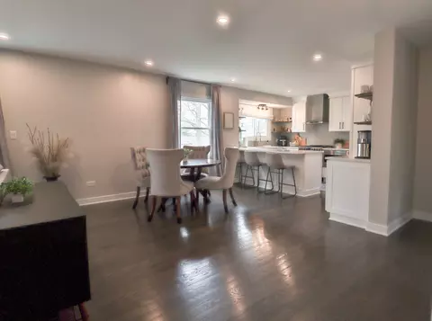 Dining - 554 Briarwood Dr, Wheeling, IL 60090 photo 3 of 4