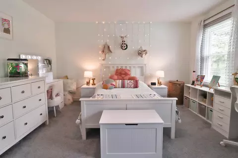 Bedroom - 554 Briarwood Dr, Wheeling, IL 60090 photo 1 of 8