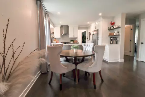Dining - 554 Briarwood Dr, Wheeling, IL 60090 photo 4 of 4