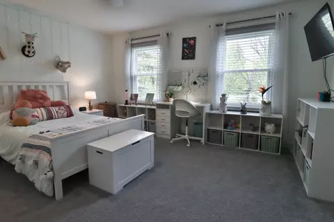 Bedroom - 554 Briarwood Dr, Wheeling, IL 60090 photo 3 of 8