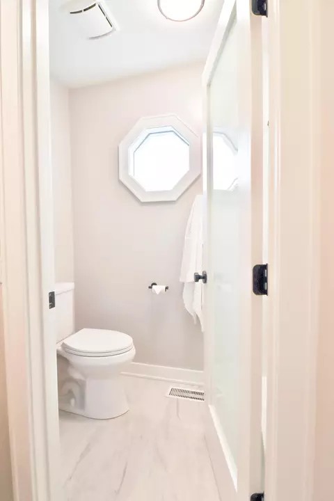 Bath - 554 Briarwood Dr, Wheeling, IL 60090 photo 9 of 11