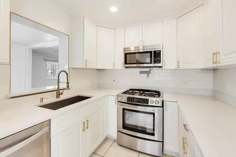 Kitchen - 1508 Speechley Blvd, Berkeley, IL 60163 photo 1 of 1