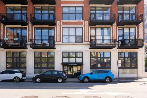 1601 S Michigan Ave #107, Chicago, IL 60616