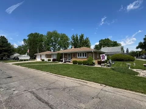 Exterior - 310 E 14th St, Sterling, IL 61081 photo 2 of 4