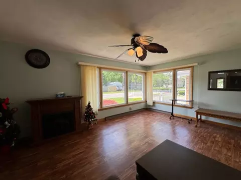 Living - 310 E 14th St, Sterling, IL 61081 photo 2 of 3
