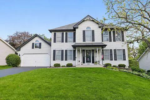 1045 Helen Dr, Algonquin, IL 60102