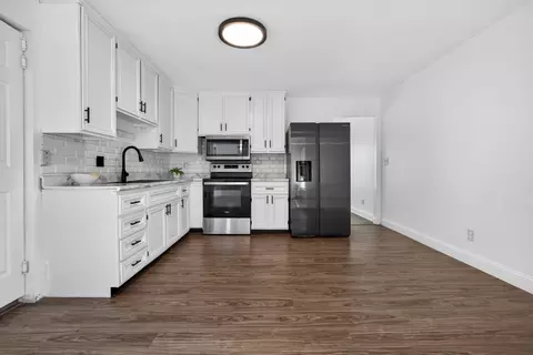 Kitchen - 1411 Dillon Dr, Normal, IL 61761 photo 2 of 3