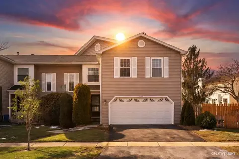 1102 Southbridge Ln, Schaumburg, IL 60194