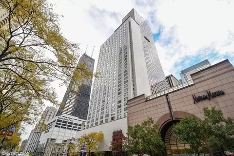 777 N Michigan Ave #2504, Chicago, IL 60611