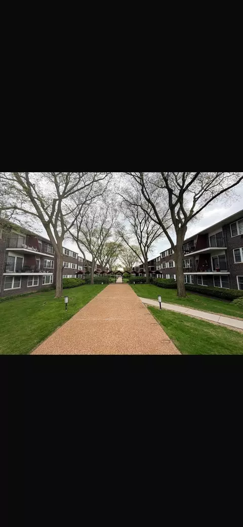 8710 Skokie Blvd #3BS, Skokie, IL 60077