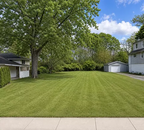 4503 Dumoulin Ave, Lisle, IL 60532