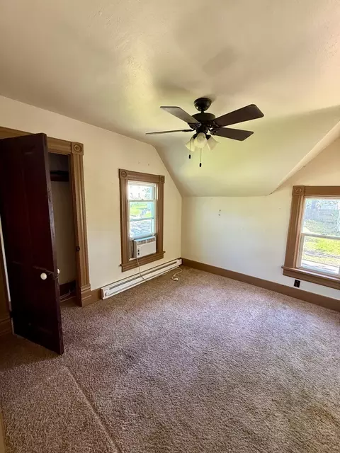 Bedroom - 913 W 4th St, Dixon, IL 61021 photo 4 of 5