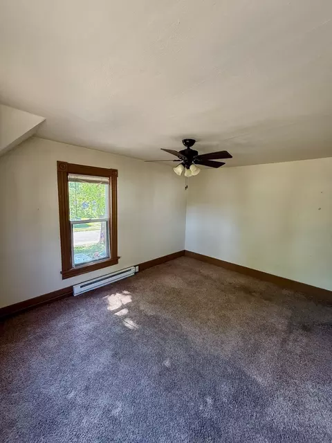 Bedroom - 913 W 4th St, Dixon, IL 61021 photo 2 of 5