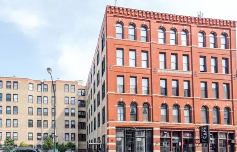 525 N Halsted St #401, Chicago, IL 60642