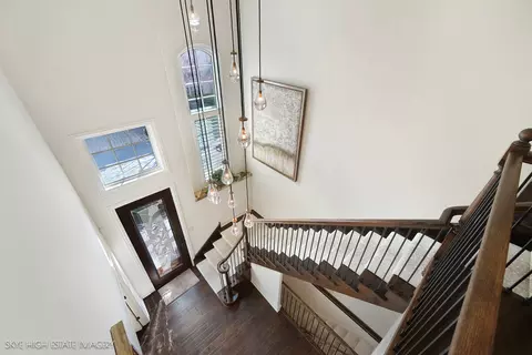 Entry Way - 1 Willowcrest Dr, Oak Brook, IL 60523 photo 6 of 6