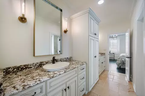 Bath - 1 Willowcrest Dr, Oak Brook, IL 60523 photo 8 of 8