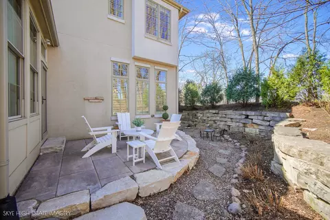 Exterior - 1 Willowcrest Dr, Oak Brook, IL 60523 photo 5 of 7