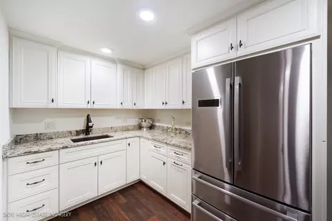 Kitchen - 1 Willowcrest Dr, Oak Brook, IL 60523 photo 5 of 5