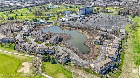 View/Area - 1 Willowcrest Dr, Oak Brook, IL 60523 photo 4 of 6