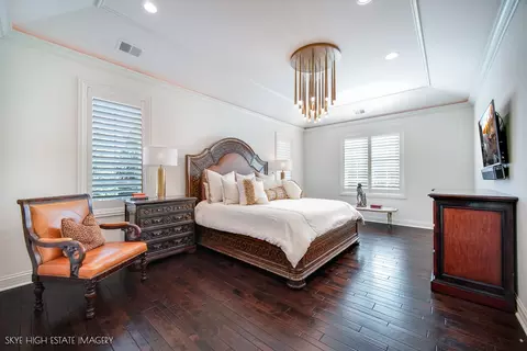 Bedroom - 1 Willowcrest Dr, Oak Brook, IL 60523 photo 3 of 5