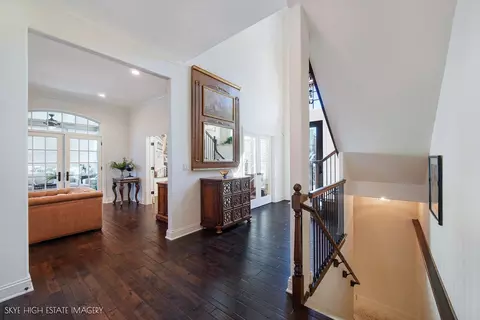 Entry Way - 1 Willowcrest Dr, Oak Brook, IL 60523 photo 3 of 6