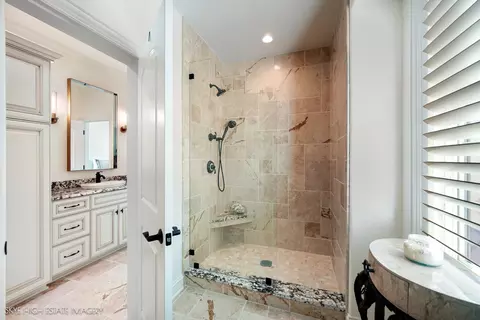 Bath - 1 Willowcrest Dr, Oak Brook, IL 60523 photo 7 of 8