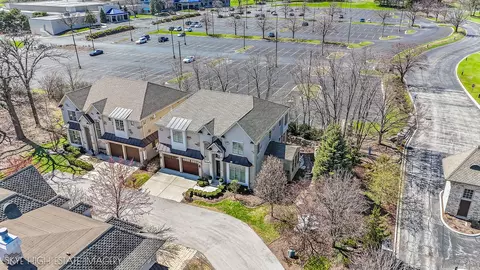 View/Area - 1 Willowcrest Dr, Oak Brook, IL 60523 photo 2 of 6