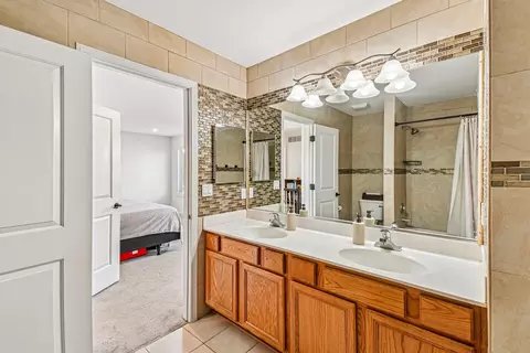 Bath - 14210 S Lakeridge Dr, Plainfield, IL 60544 photo 3 of 5