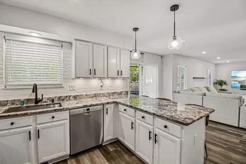 Kitchen - 14210 S Lakeridge Dr, Plainfield, IL 60544 photo 2 of 3