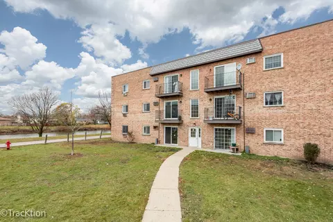 159 W Elk Trl #359, Carol Stream, IL 60188